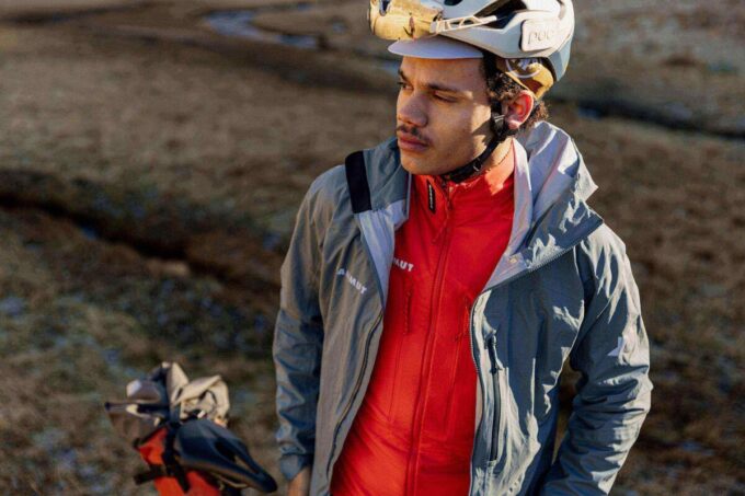 Kurtka z kapturem Assos x Mammut HS męska